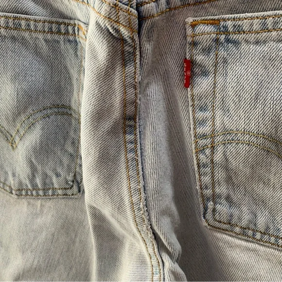 Woman’s Levi’s 550 size 14 vintage 1980s light wash jeans - Picture 9 of 11